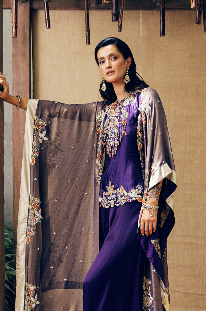 EMBROIDERED CAPE SET WITH FLARE PANTS